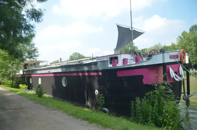 Péniche le Défi