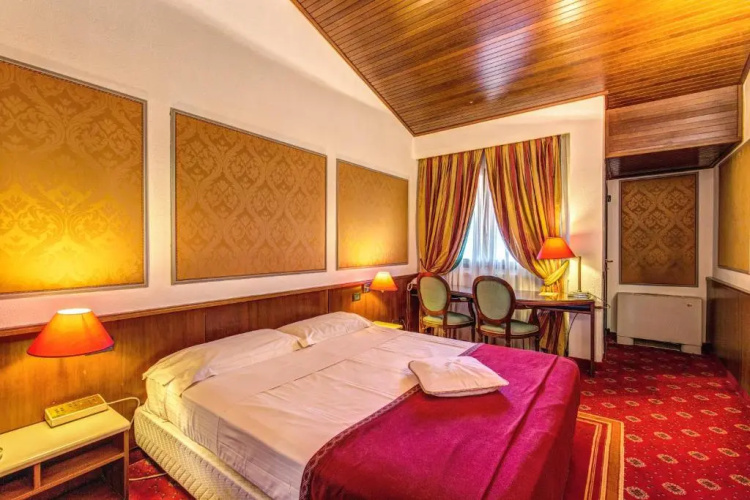 Hotel Regal