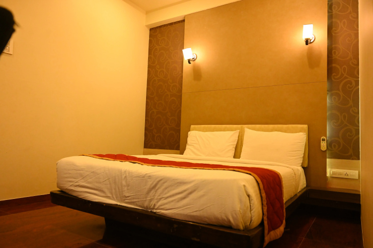 Hotel Center Point Solapur