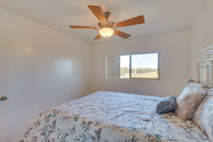 Convenient Bakersfield Townhome With Patio!