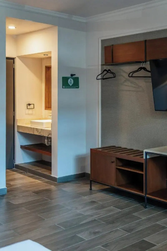 Hotel MID Project