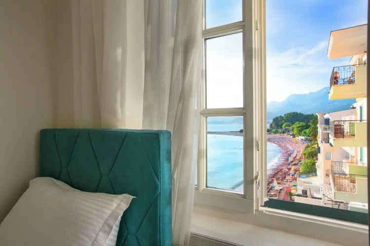 3 Bedrooms Apartment with sea view