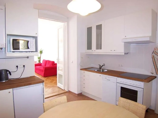 2 Bedrooms Apartment