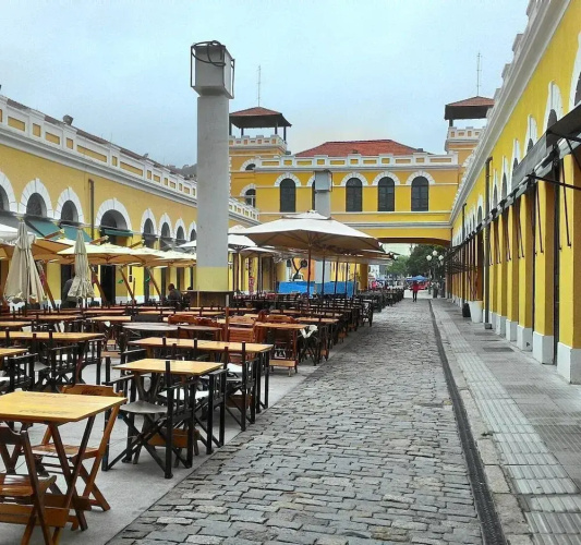 Island Vibe Nomads - Adventure Hostels