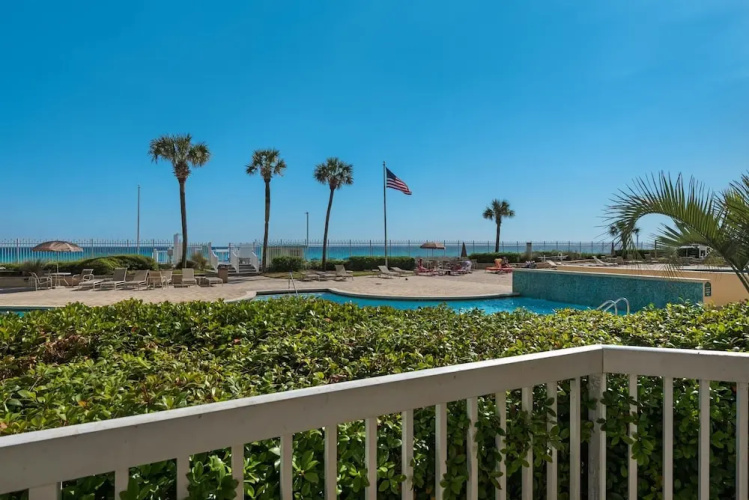 Silver Beach Towers - Penthouse106e