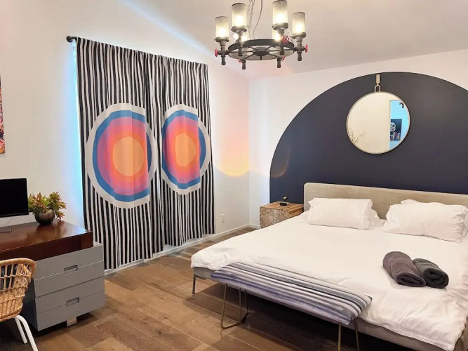 Massive Compound 20 Beds-6 min walk