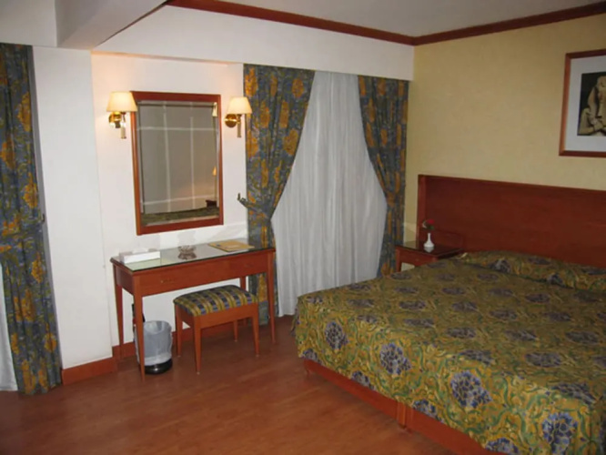 Philippe Luxor Hotel