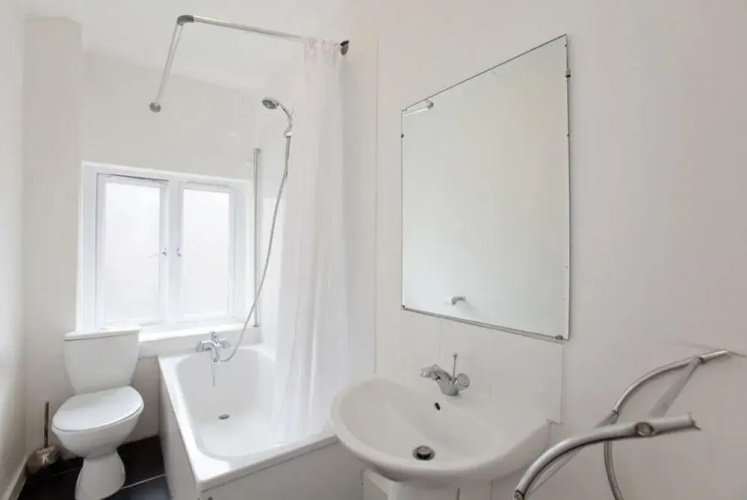 Trafalgar Square Apartments