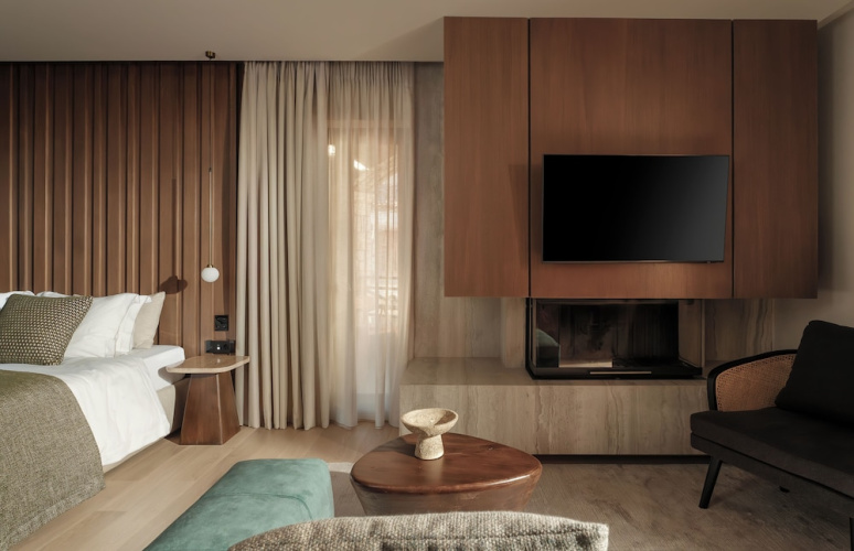 Ceci Suites