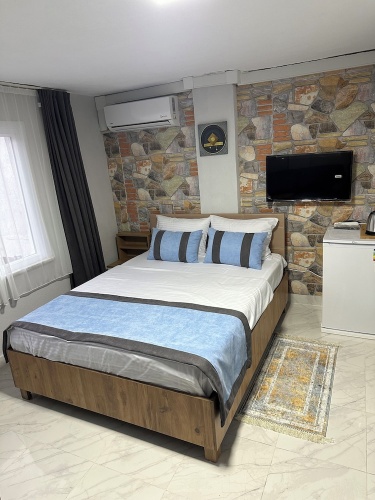 Standard Quadruple Family room