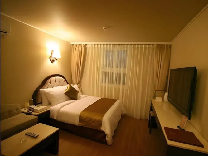 L'S Hotel