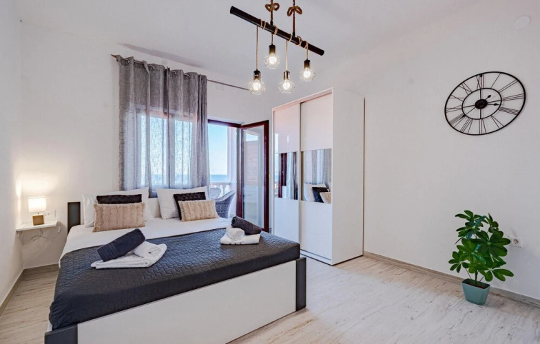 Beautiful Apartment in Prigradica With Wifi