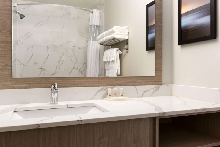 Days Inn By Wyndham Calgary North Balzac photo 9