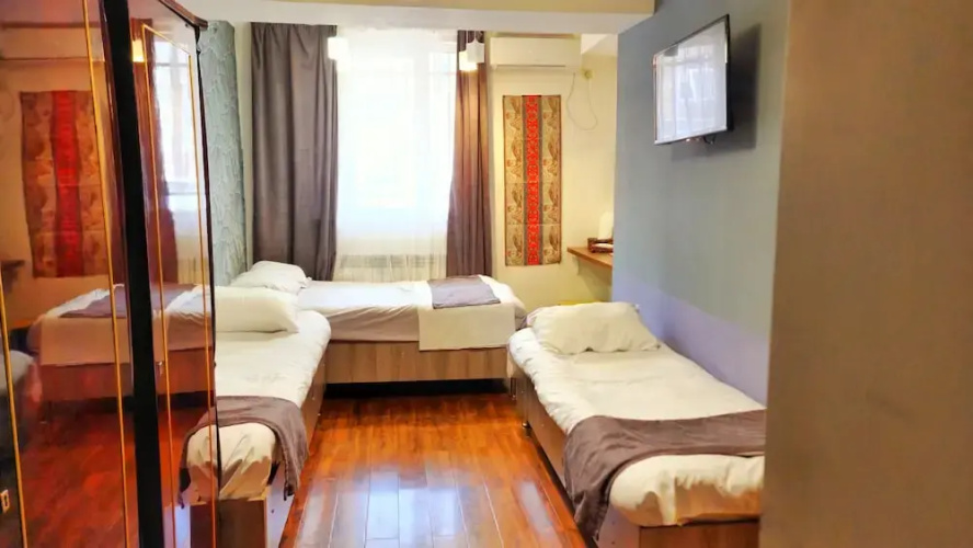 Apple hotel