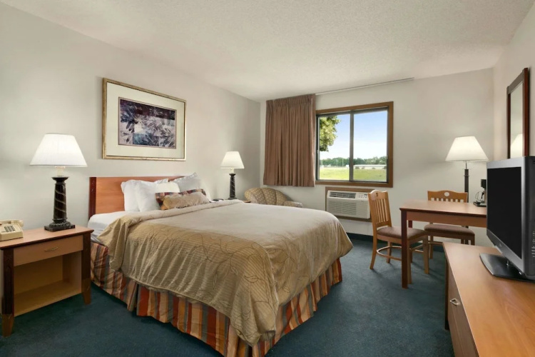Days Inn By Wyndham Willmar