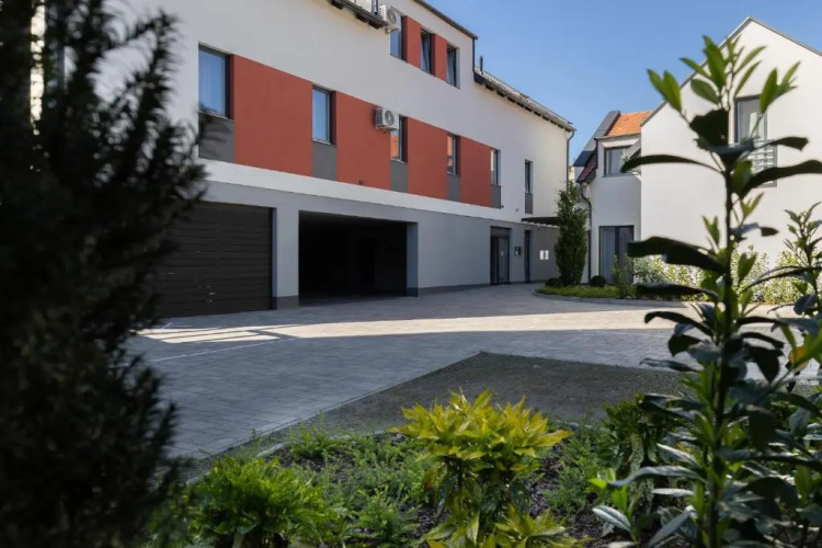 Dotis Apartman Tata