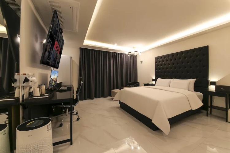 Arden Hotel