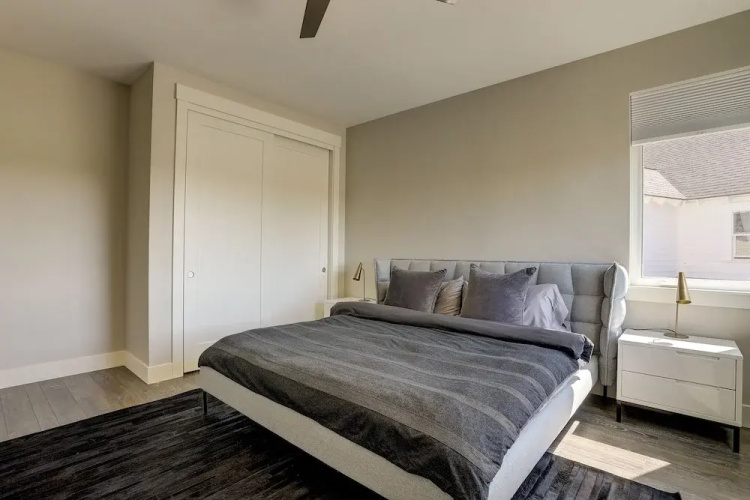 Ruby Peak   *30 Day Minimum 4 Bedroom Home by RedAwning