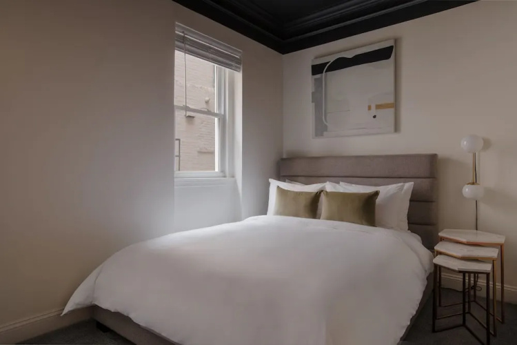 Dupont Circle Embassy Inn by FOUND