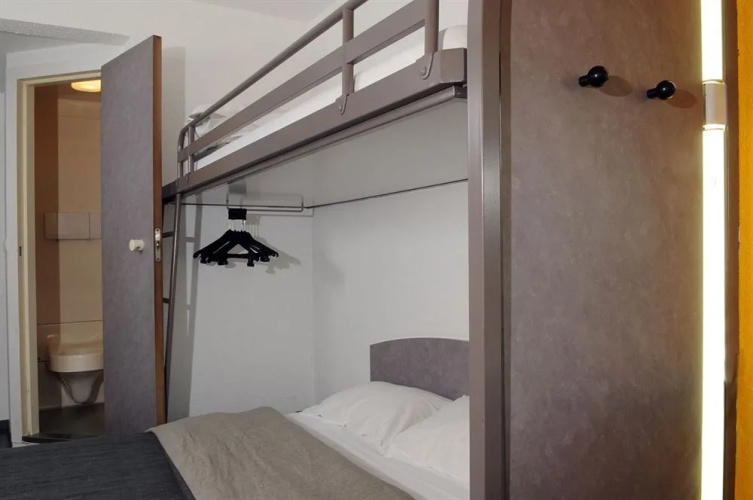 Egg Hotel Sarcelles