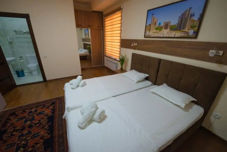 Standard Double room with city view