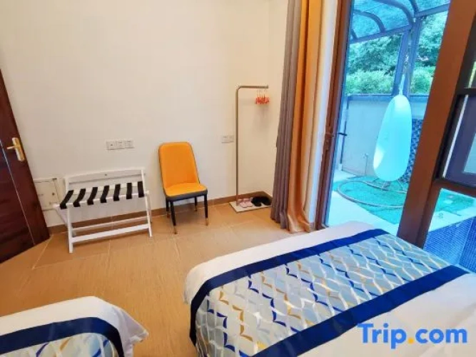 4 Bedrooms Double Villa