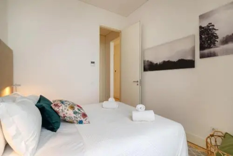 Baixa Cozy I by Lisbonne Collection