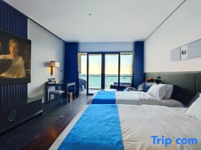 Standard Twin room with sea view