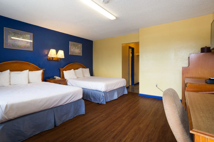 Aqua Breeze Inn