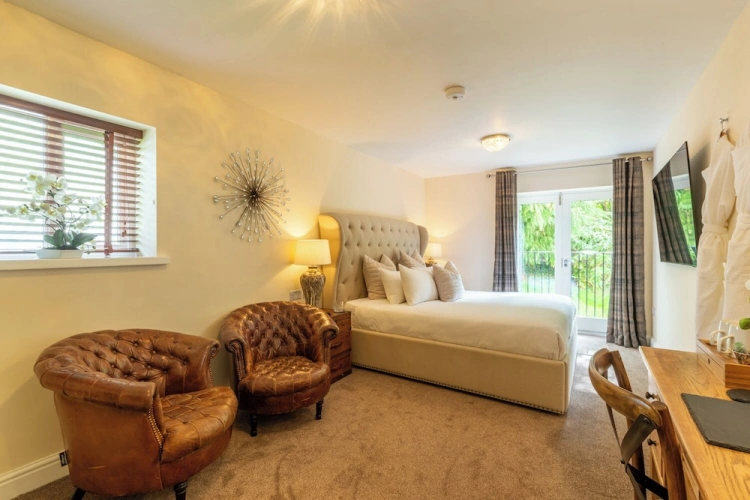 Direct Access to Lakes Spa Double room
