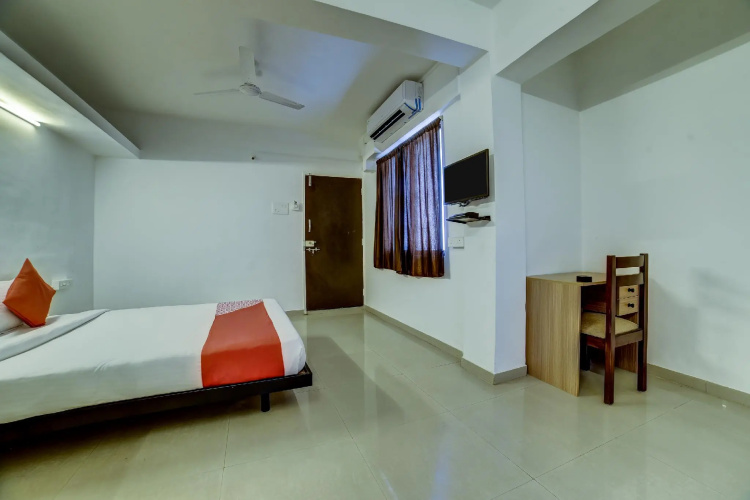 OYO Flagship 15538 Dange Chowk