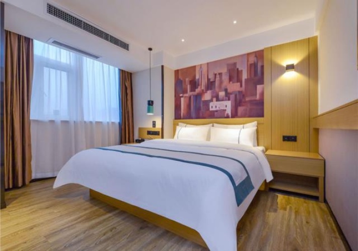 Standard Double room with street view