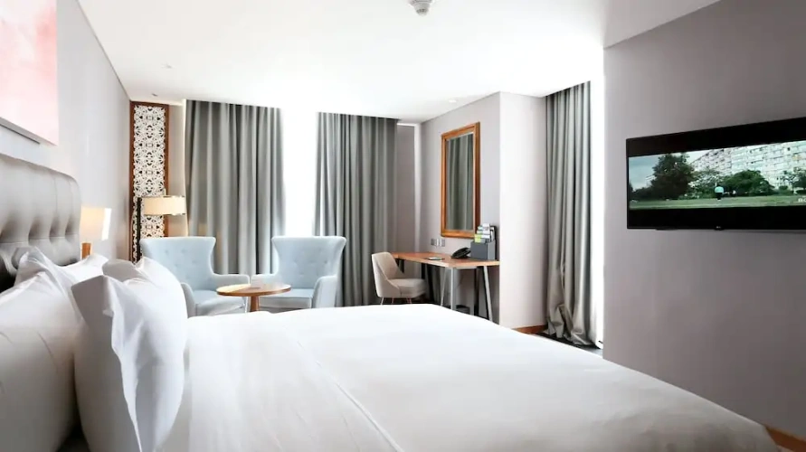 Double room with pool view