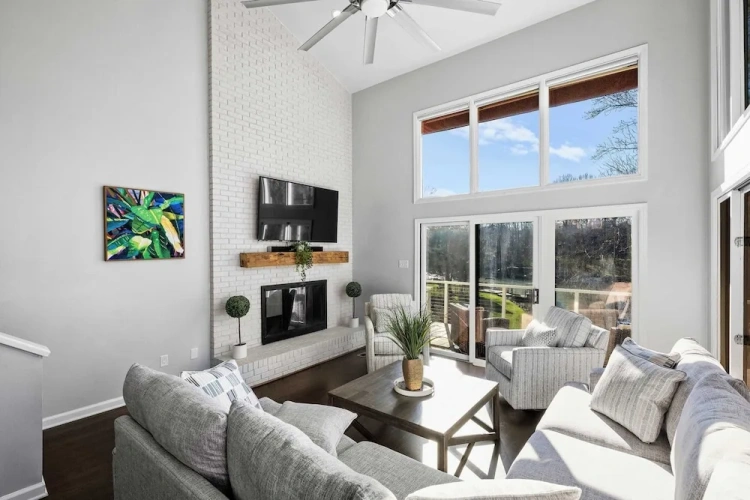 4 Bedrooms Cottage