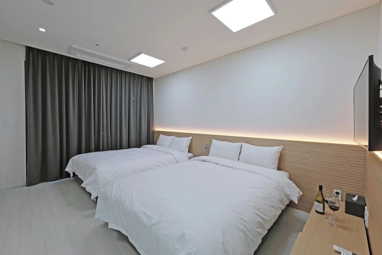 Deluxe Twin room with balcony