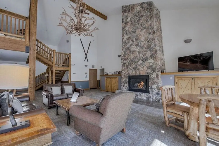 5985 Hidden River Lodge 2 Bedroom Condo by Redawning