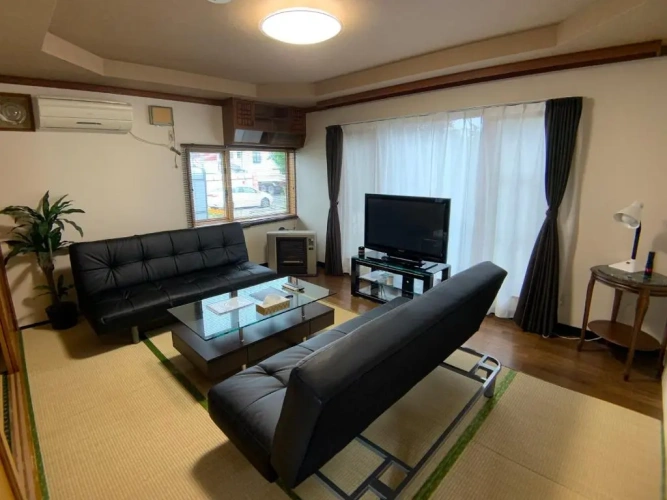 4 Bedrooms Cottage