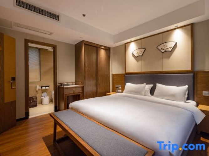 2 Bedrooms Villa