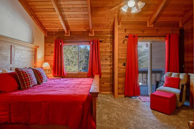 2 Br Plus Loft: Powder Monkey 2