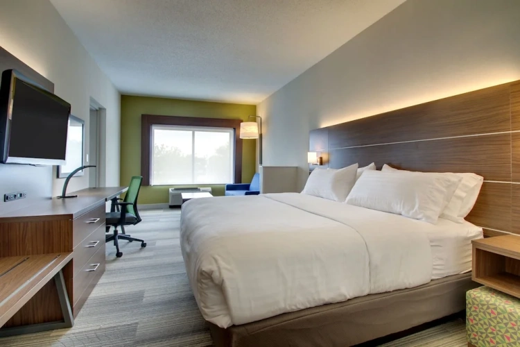 1 Bedroom Suite