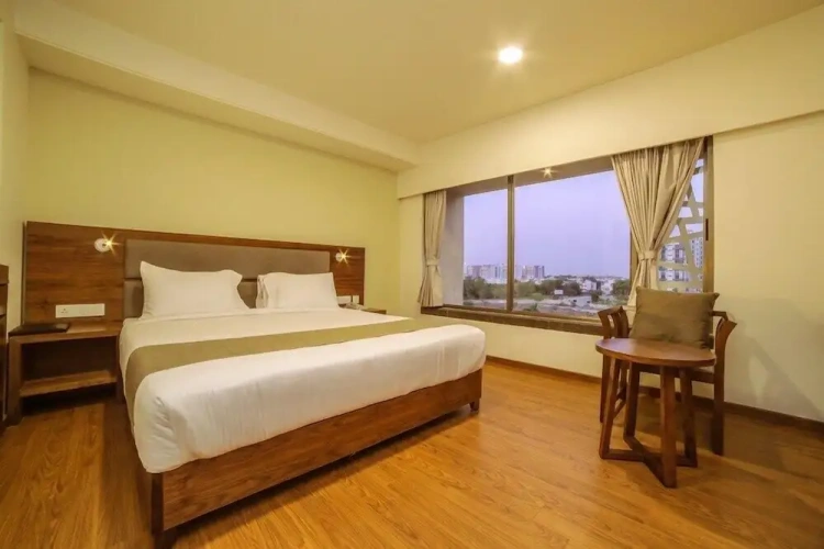 1 Bedroom Premier Double room with city view