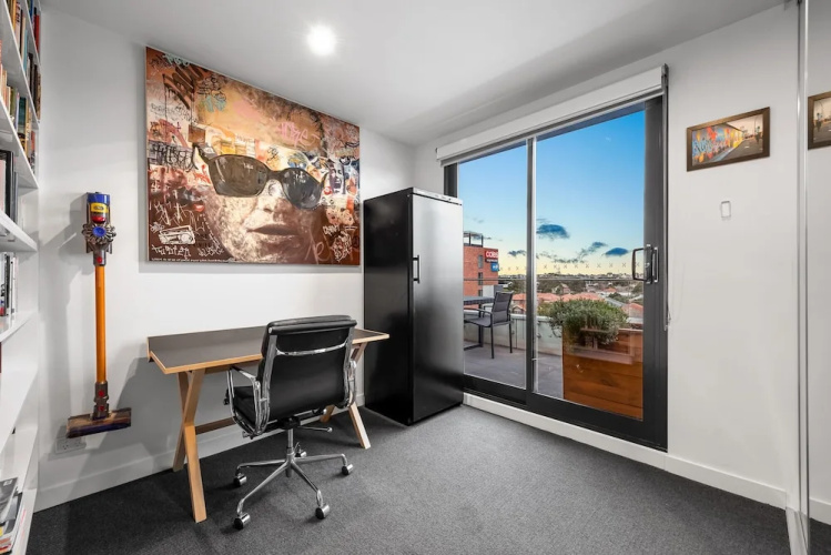 StayCentral - East Brunswick Penthouse with Study