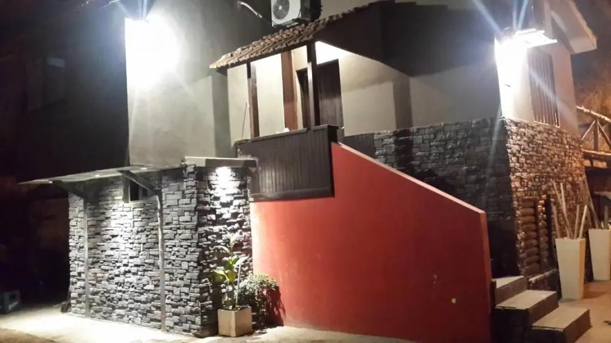 4 Bedrooms Cottage