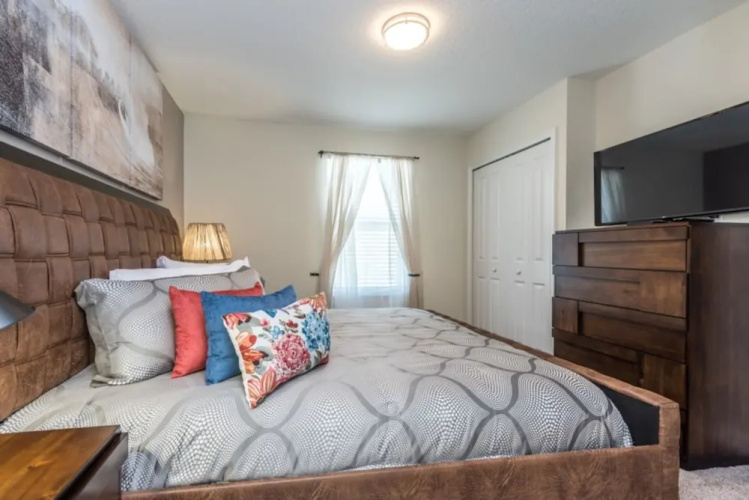 6 Bedroom 5 Bathroom Vacation Home