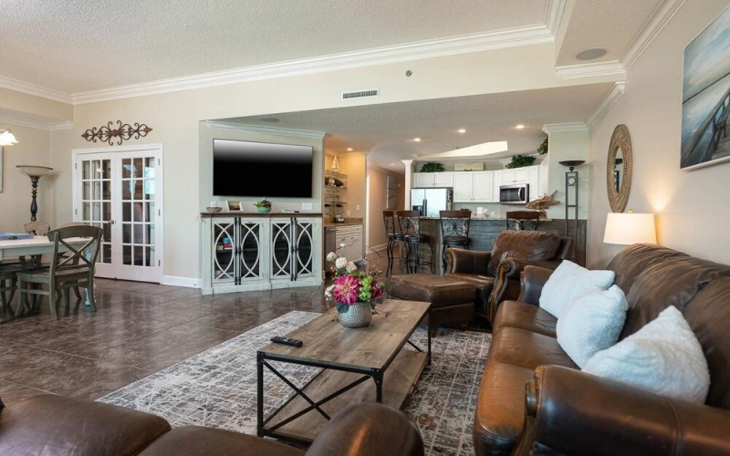 Phoenix West 202 3 Bedroom Condo by Redawning