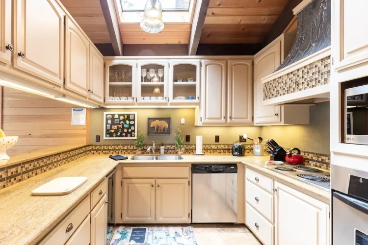 4 Bedrooms Cottage