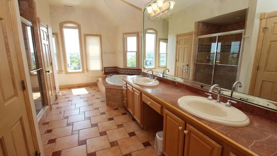 Atlantis - 7 Br Home