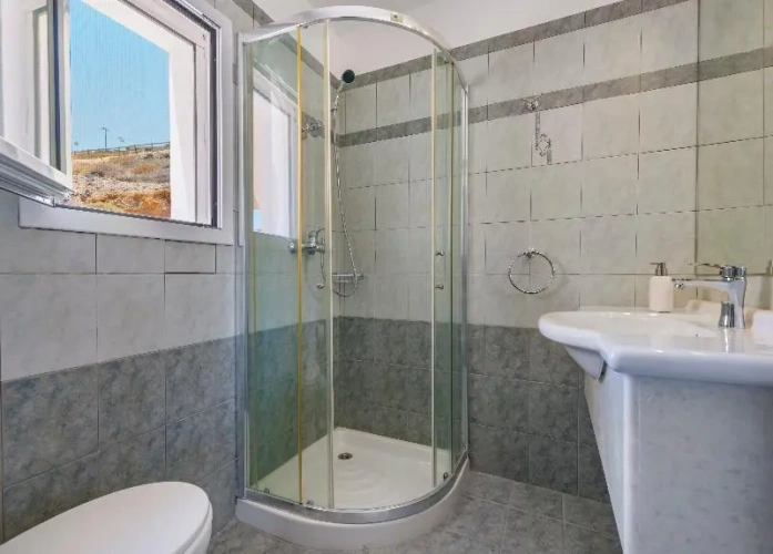 2 Bedrooms Suite with balcony and with sea view