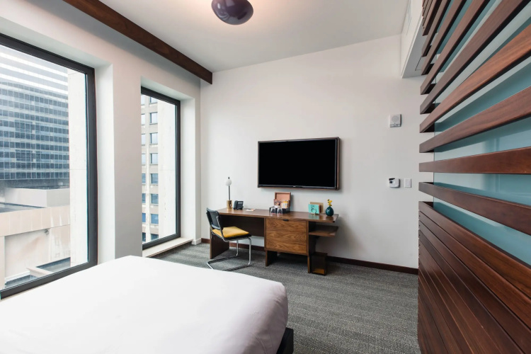 Fairlane Hotel