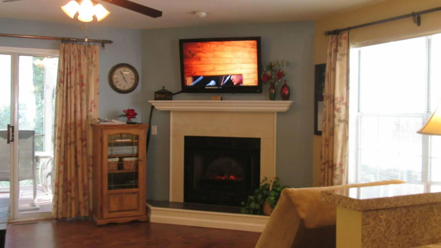 Golf 2 Screen Porches-View-Pointe Royale